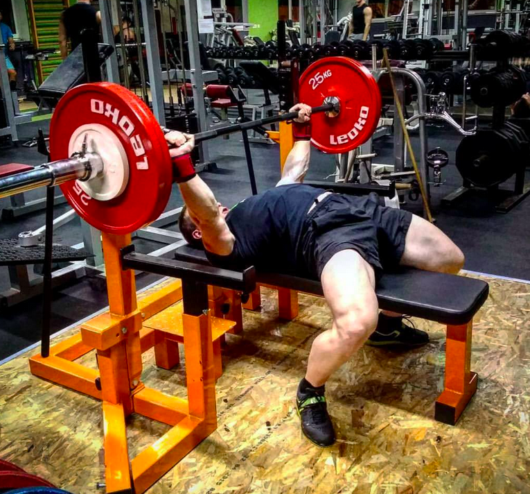 Powerlifting Weight Classes Win Against Huge Lifters Garage Gym